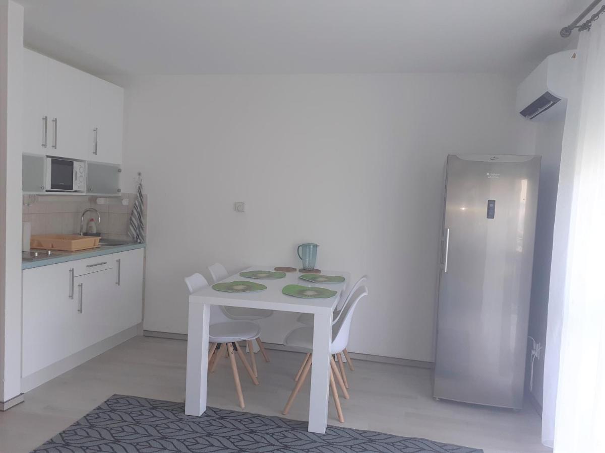 Apartament Liliom Apartman Héviz Zewnętrze zdjęcie
