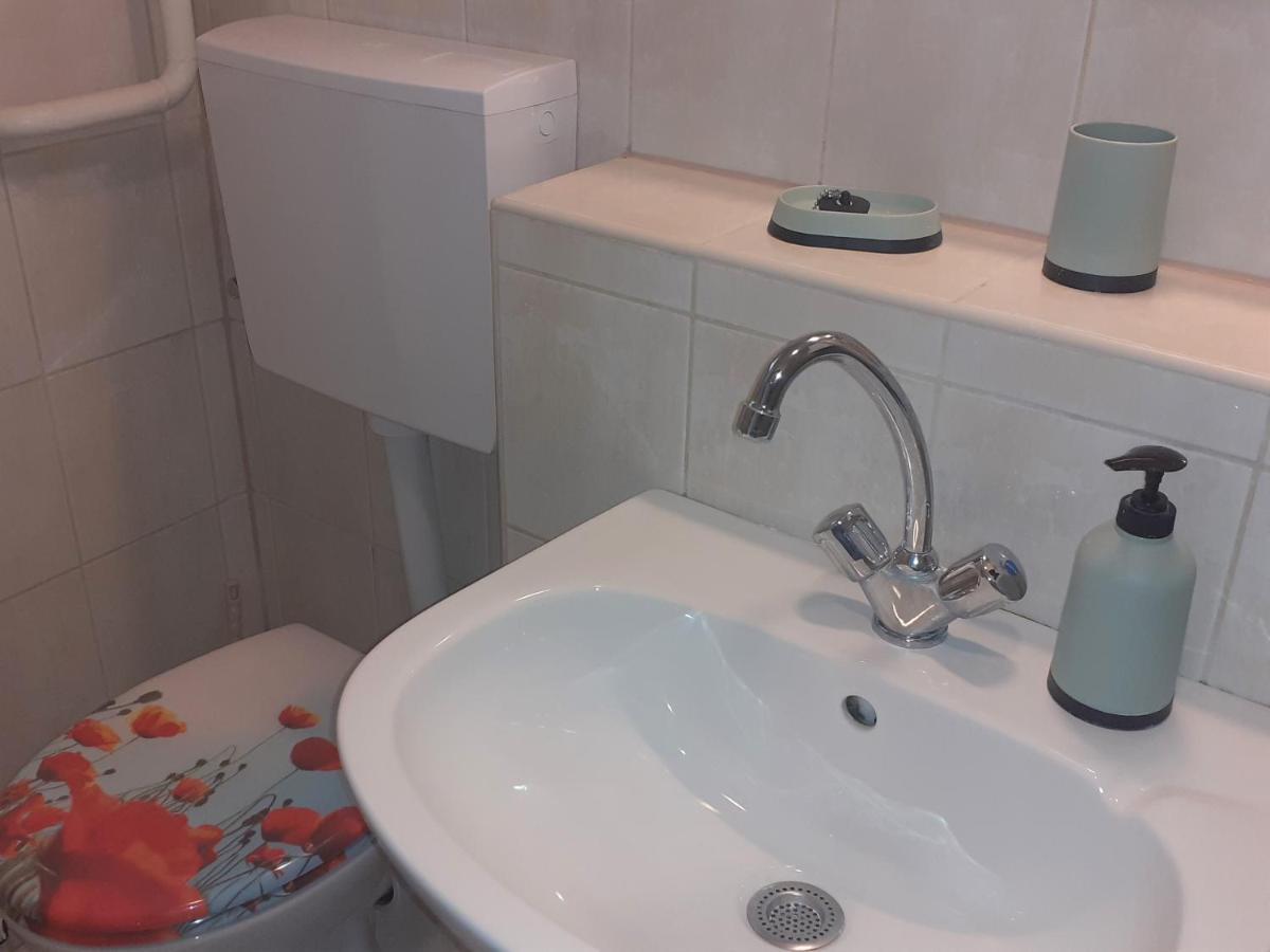 Apartament Liliom Apartman Héviz Zewnętrze zdjęcie