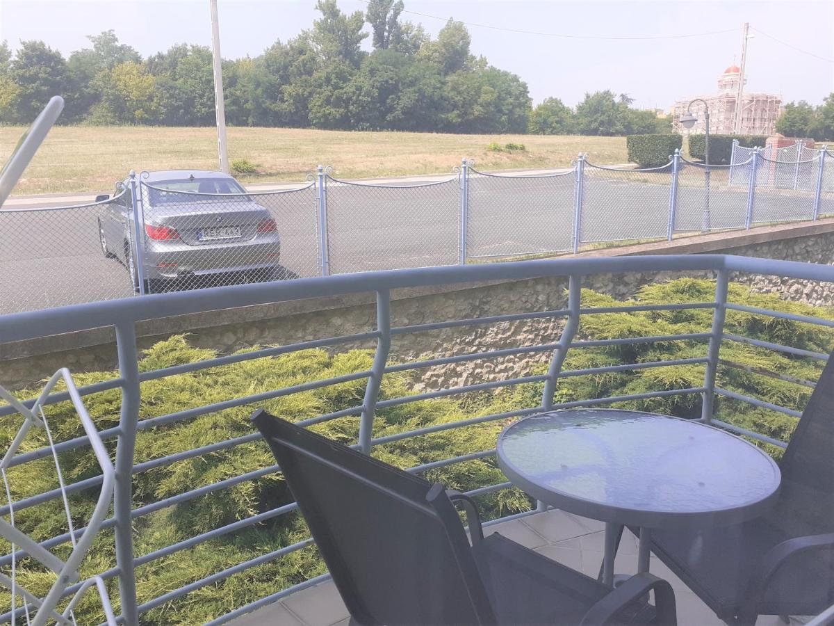 Apartament Liliom Apartman Héviz Zewnętrze zdjęcie