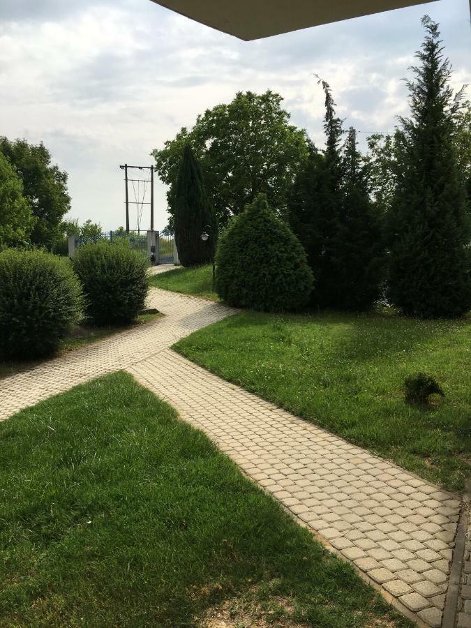 Apartament Liliom Apartman Héviz Zewnętrze zdjęcie